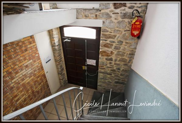 LE VIVIER SUR MER - Centre. Immeuble de rapport 3 appartements de 39 m² / 32 m² / 42 M². Terrain 173 m²