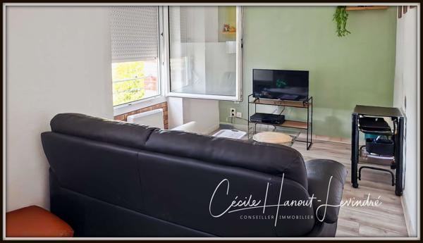 LE VIVIER SUR MER - Centre. Immeuble de rapport 3 appartements de 39 m² / 32 m² / 42 M². Terrain 173 m²
