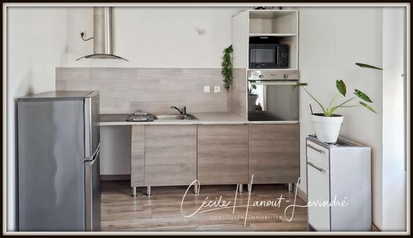 LE VIVIER SUR MER - Centre. Immeuble de rapport 3 appartements de 39 m² / 32 m² / 42 M². Terrain 173 m²