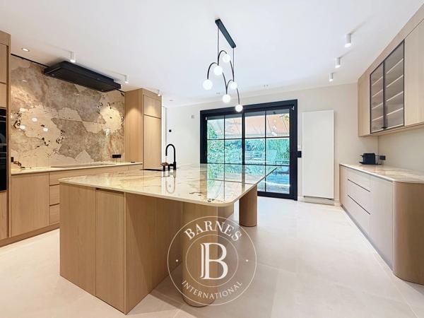 Mouvaux, Maison 5 Chambres -  271 m² à vendre