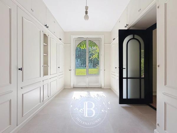 Mouvaux, Maison 5 Chambres -  271 m² à vendre