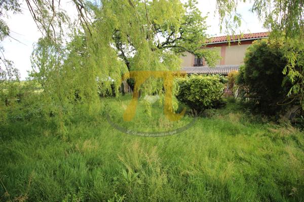 Labastide-Beauvoir (31450) Au calme, belle bâtisse agricole.