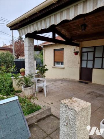 SAINT FONS. 12 Rue Noel Maximin Descormes