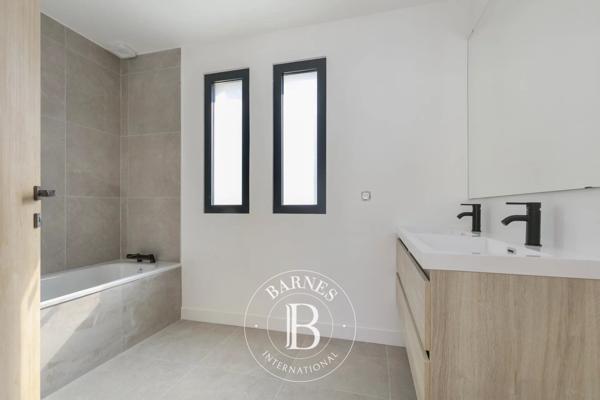 Suresnes, Maison 4 Chambres -  153 m² à vendre