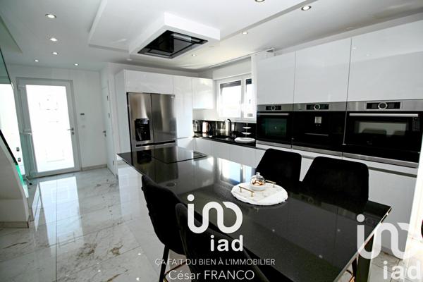 Maison 6 pièces de 142 m² à Volgelsheim (68600)