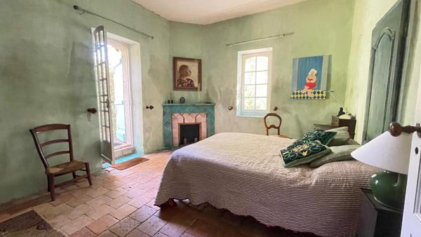 Environnement exceptionnel, maison en pierre sur 5000m de terrain plus studio