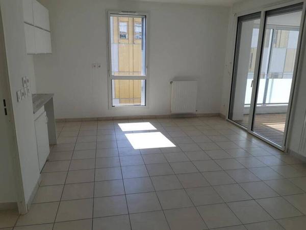 Appartement 2 pièces                                        - 69008 Lyon 8e  Arrondissement Réf : 5398