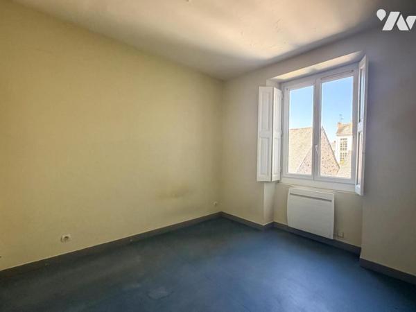 NANTES ST DONATIEN - APPARTEMENT T2 A RENOVER AVEC CAGIBI