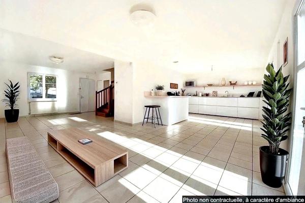 5 pièces 129.8 m2 terrain 340 m2 Maison 5 chambres dont 1 en