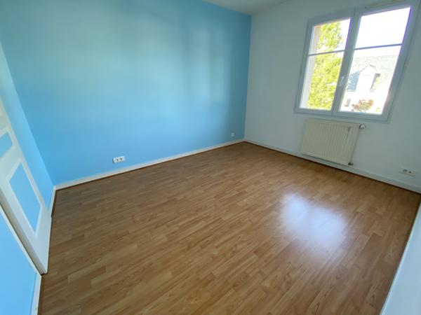 5 pièces 129.8 m2 terrain 340 m2 Maison 5 chambres dont 1 en