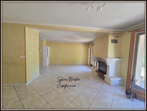 SEVRAN Limite Livry Gargan maison T5 - 97 m2 - Terrain - Garage