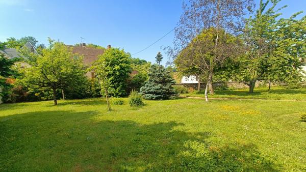 Maison de caractère, dans un cadre paisible et verdoyant...