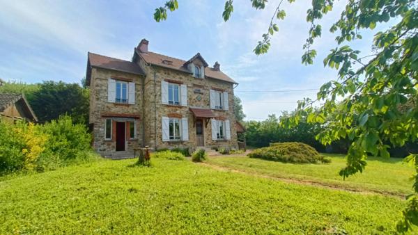 Maison de caractère, dans un cadre paisible et verdoyant...