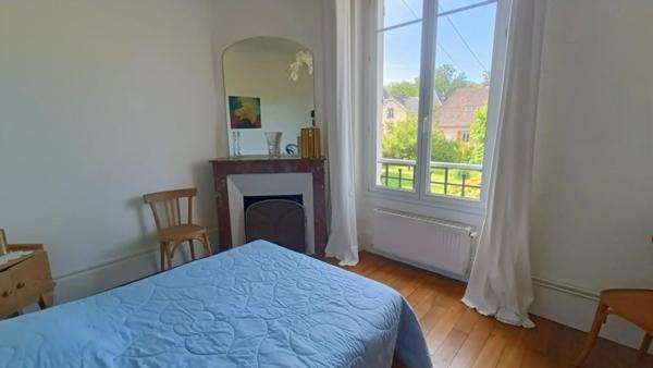 Maison de caractère, dans un cadre paisible et verdoyant...