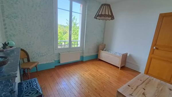 Maison de caractère, dans un cadre paisible et verdoyant...