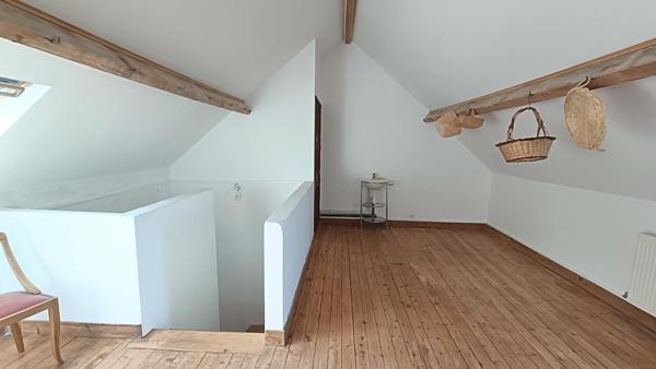 Maison de caractère, dans un cadre paisible et verdoyant...