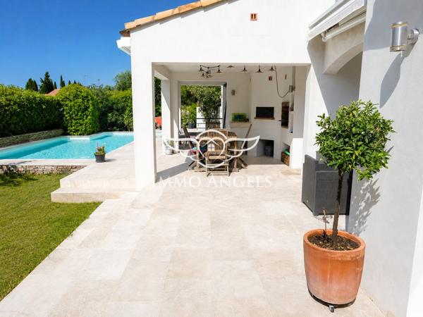 JACOU — MAISON FAMILIALE CONTEMPORAINE 240 m², PISCINE ET TERRASSES NEUVES, DPE B, TERRAIN 1 080 m² SANS VIS-À-VIS