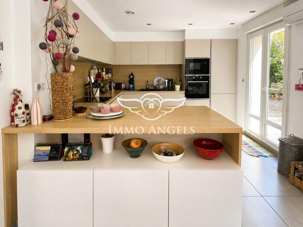 JACOU — MAISON FAMILIALE CONTEMPORAINE 240 m², PISCINE ET TERRASSES NEUVES, DPE B, TERRAIN 1 080 m² SANS VIS-À-VIS