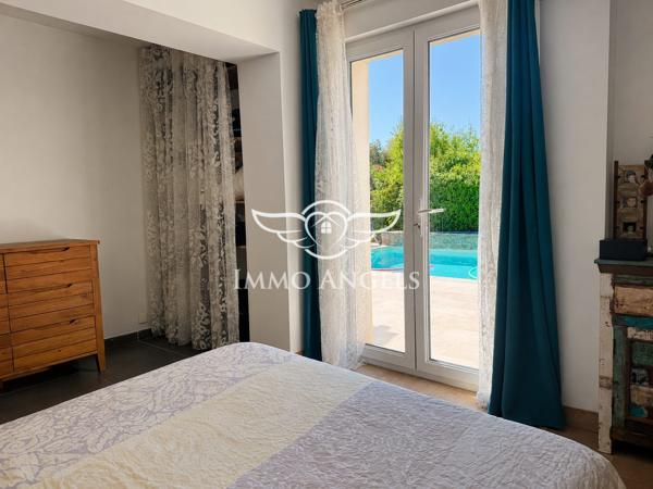 JACOU — MAISON FAMILIALE CONTEMPORAINE 240 m², PISCINE ET TERRASSES NEUVES, DPE B, TERRAIN 1 080 m² SANS VIS-À-VIS