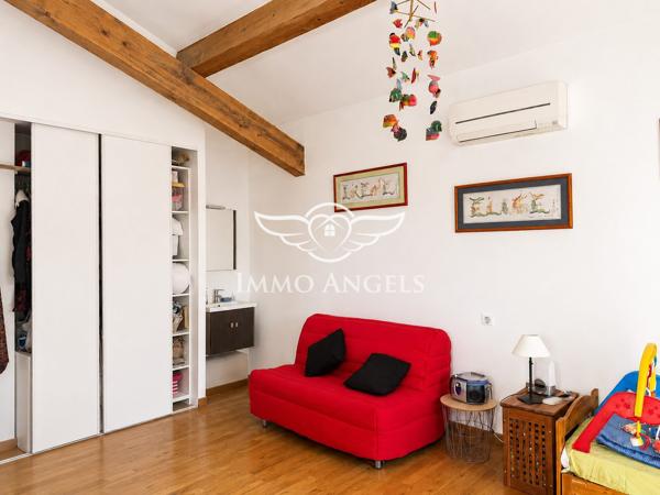 JACOU — MAISON FAMILIALE CONTEMPORAINE 240 m², PISCINE ET TERRASSES NEUVES, DPE B, TERRAIN 1 080 m² SANS VIS-À-VIS