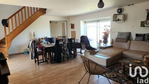 Maison 7 pièces de 182 m² à Villethierry (89140)