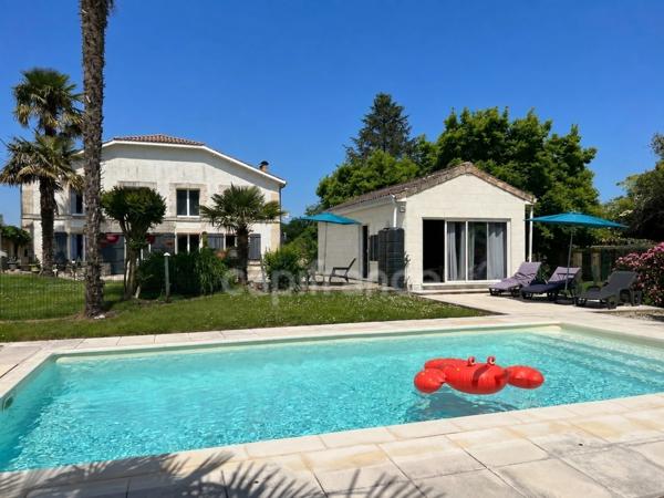 Demeure de caractère avec piscine et dépendances - Un lieu à réinventer - Chevanceaux (17)