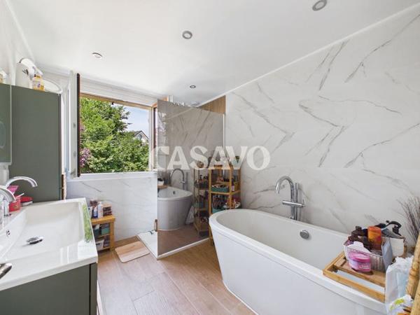 Vente Maison 7 pièces de 130m² - 94490 Ormesson-sur-Marne
