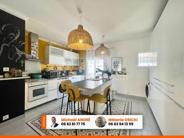 MAISON DE VILLAGE 6 PIÈCES 137M2 AIGUES MORTES (30)