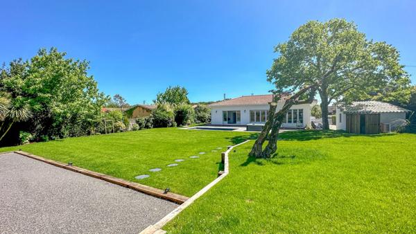 Plain-pied avec 4 chambres, piscine et jacuzzi, très belles finitions