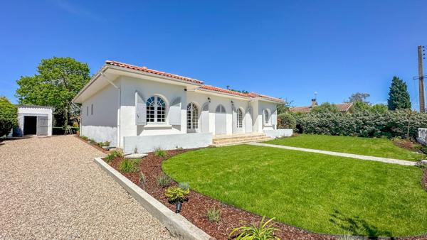 Plain-pied avec 4 chambres, piscine et jacuzzi, très belles finitions