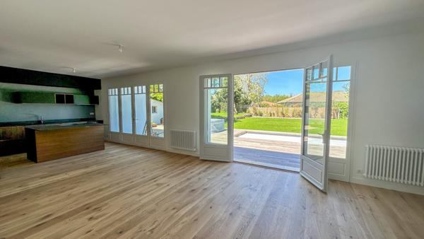 Plain-pied avec 4 chambres, piscine et jacuzzi, très belles finitions