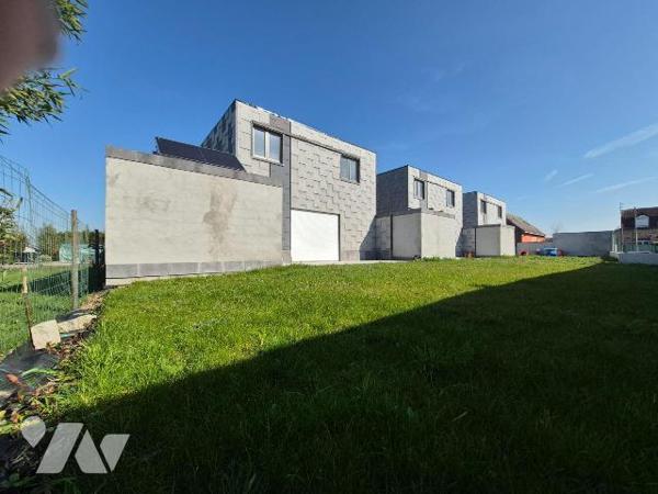 Maison neuve économe en énergie - 3 chambres avec jardin

À découvrir sans tarder, cette mais...