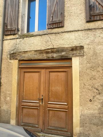 Maison de ville entièrement à rénover