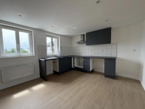 Vente                                                      Appartement
                        
                     2 pièces                      44 m2                     à Villers-Cotterêts