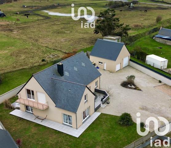 Maison 10 pièces de 232 m² à Saint-Marcouf (50310)