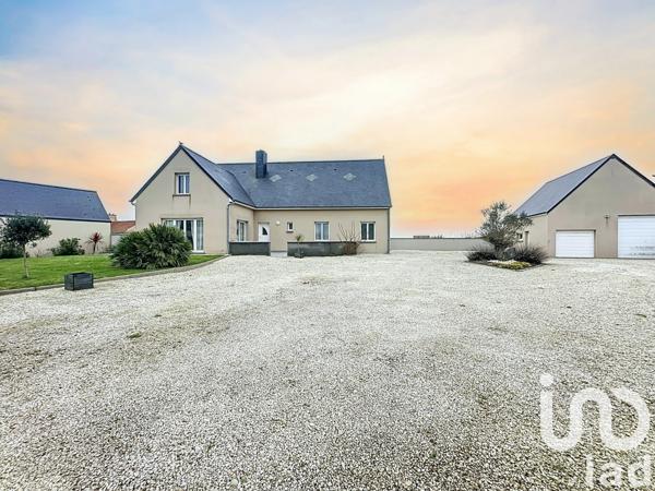 Maison 10 pièces de 232 m² à Saint-Marcouf (50310)