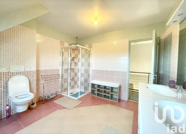 Maison 10 pièces de 232 m² à Saint-Marcouf (50310)