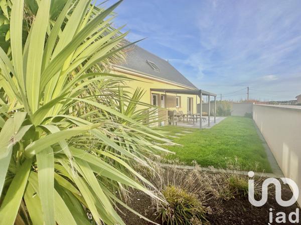 Maison 10 pièces de 232 m² à Saint-Marcouf (50310)