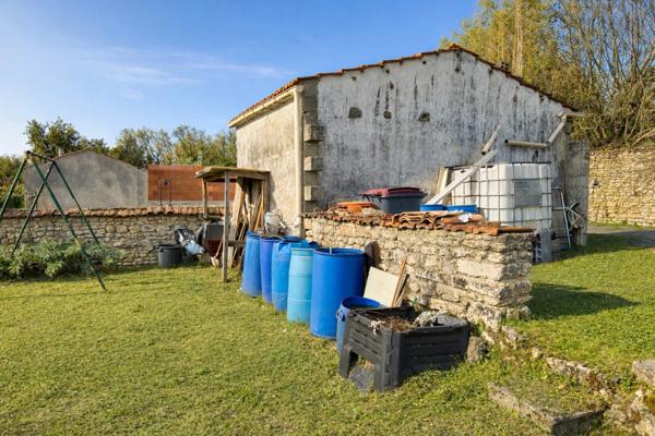 Maison à vendre 4 pièces LA JARRIE (17)