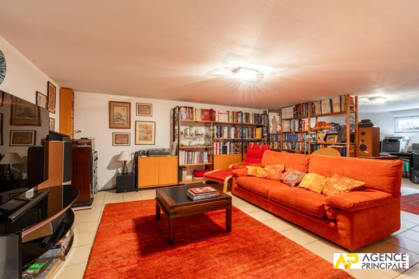 Maison Le Mesnil Le Roi - 200 m2 €1 365 000 ** - Référence 13358