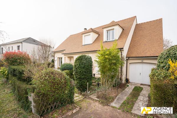 Maison Le Mesnil Le Roi - 200 m2 €1 365 000 ** - Référence 13358