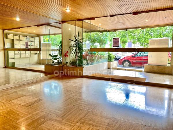 Bel Appartement T1meublé, lumineux avec vue dégagée sur la Touques - Cave - Ascenseur - Dernier étage -