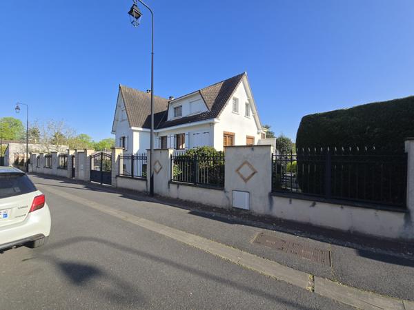 À vendre - Maison individuelle, 5 pièces située à Brunoy (91800)