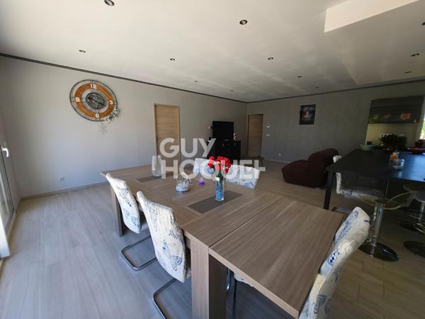 Grande maison familiale de plain-pied avec terrasse et terrain de 3000 m² à Saint-Barthélemy-Lestra