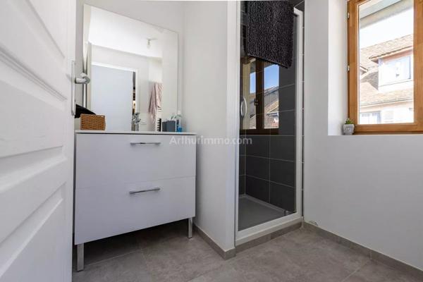 Vente Immeuble 7 pièces 140 m2 à Belley