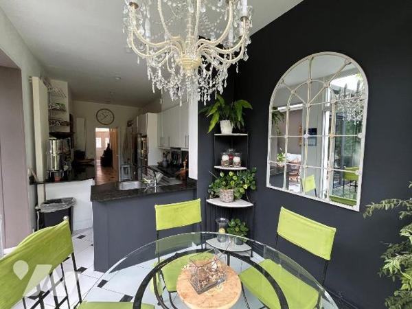 MAISON MALOUINE - 5 CHAMBRES - TERRASSE - JARDIN - A VENDRE - MALO LES BAINS.

SITUEE A DEUX ...