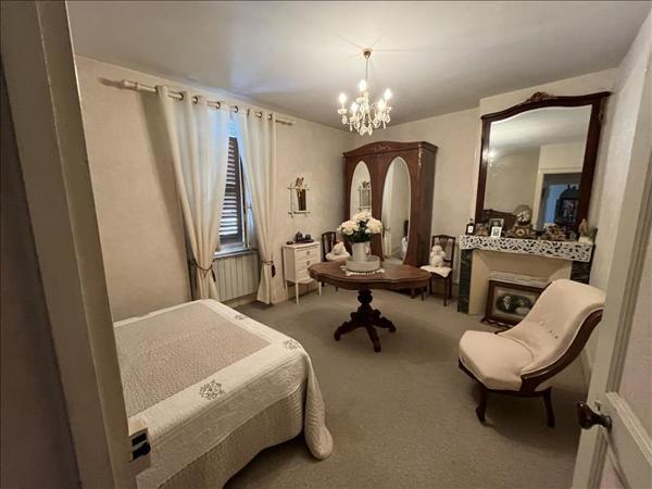 Maison à vendre |  Le Pont-Chrétien-Chabenet |  5 pièces | 118 m²