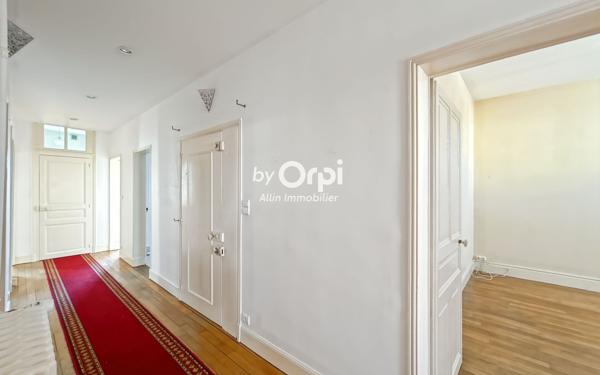 Appartement à vendre    4 pièces • 93 m2 Montluçon