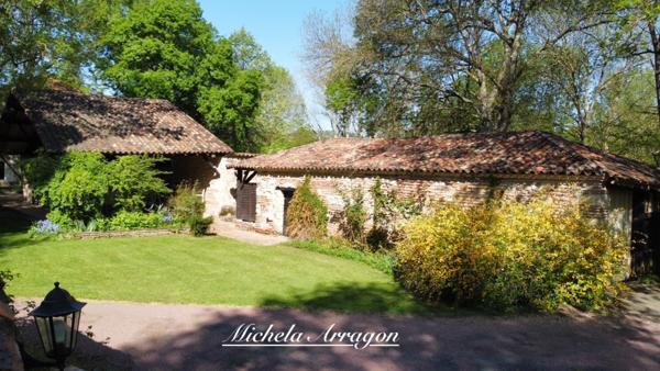 Dpt Lot et Garonne (47), à vendre PINEL HAUTERIVE propriete P6 de 240 m² - Terrain de 21 912,00 m²