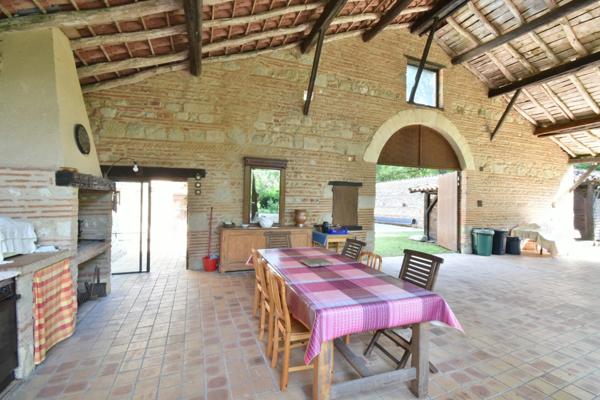 Dpt Lot et Garonne (47), à vendre PINEL HAUTERIVE propriete P6 de 240 m² - Terrain de 21 912,00 m²